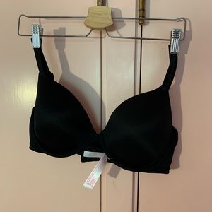 Black Victoria’s secret bra
